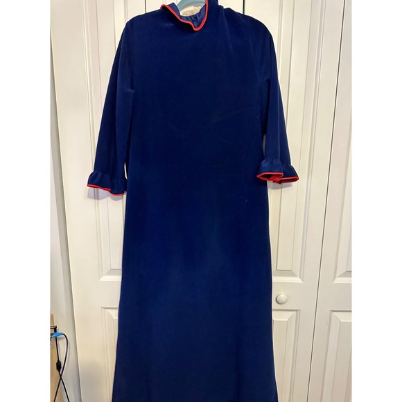Vintage JCPenney Navy Blue Velour Full-Length Robe With Red Trim & Ruffled Colla - Picture 7 of 7